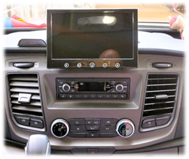 A car dashboard with a screen

Description automatically generated